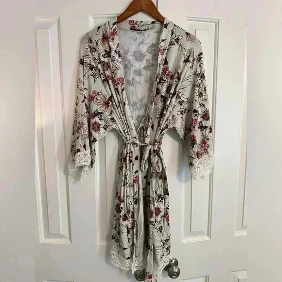 Classic Nurtured 9 Maternity Robe - Cream Floral size S/M - Picture 2 of 10